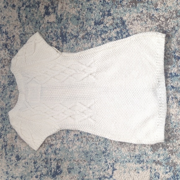 Women's Sweater - Picture 2 of 3